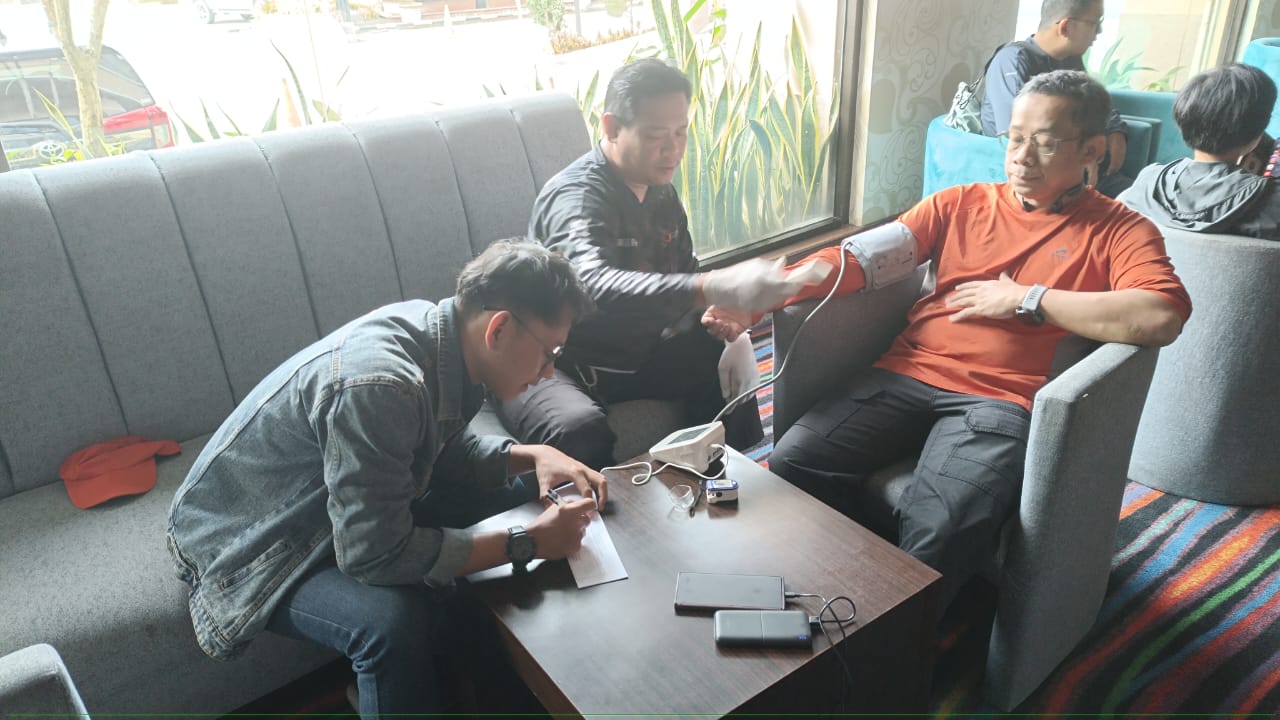 Pemeriksaan berkala peserta di pagi hari