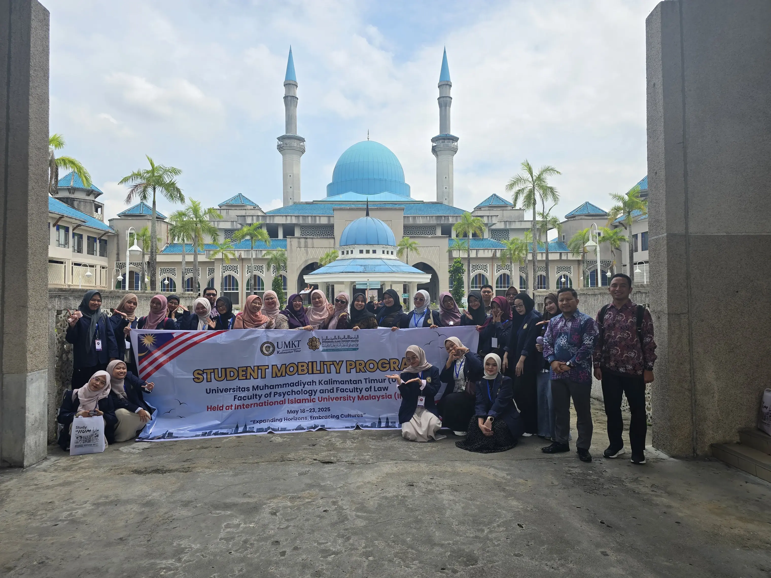 UMKT Perluas Jejaring Global ! 19 Mahasiswa dan 11 Dosen UMKT Ikuti Student Mobility ke IIUM Malaysia