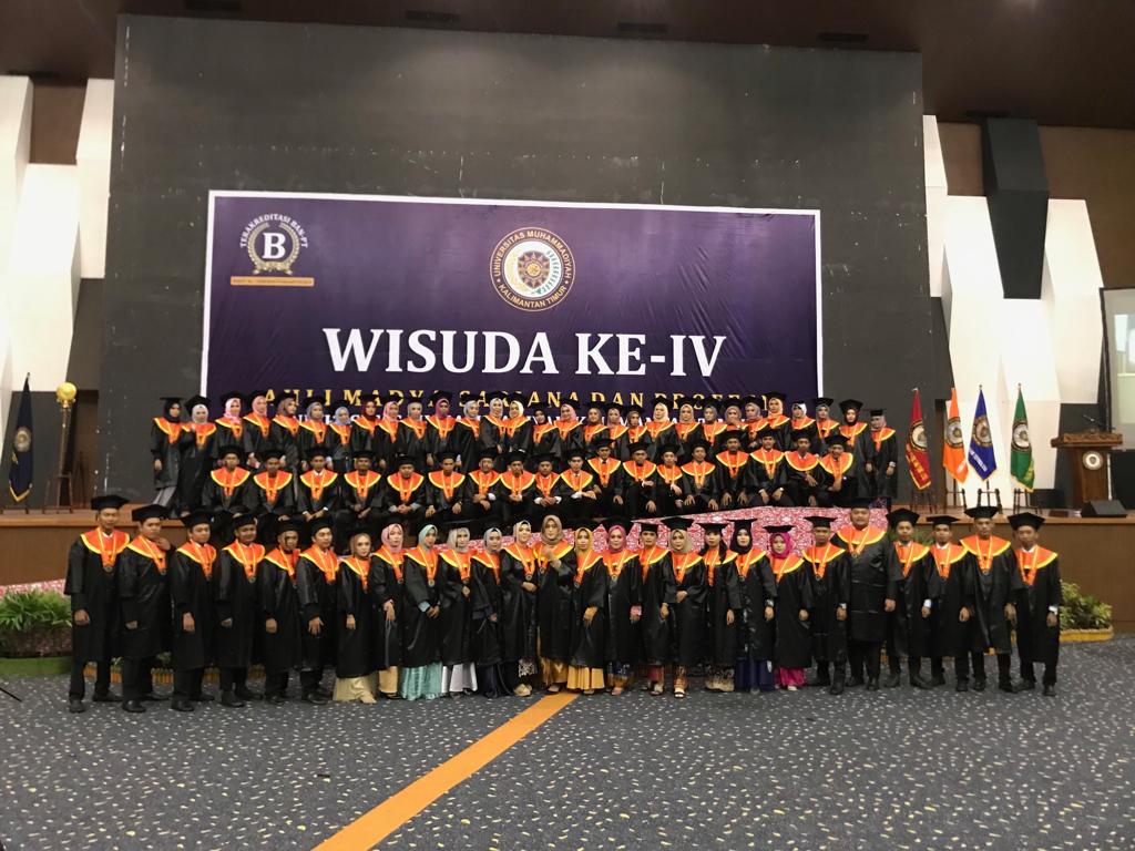 582 MAHASISWA UMKT BERGANTI STATUS MENJADI WISUDAWAN