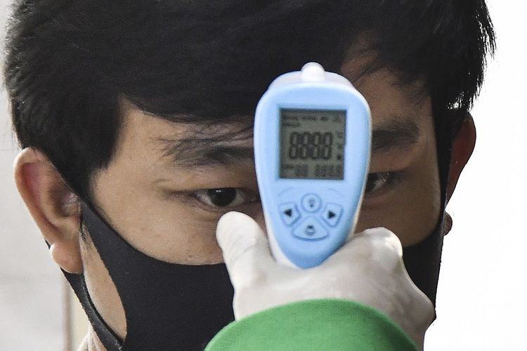 Serius Cegah Covid-19: UMKT Periksa Suhu Tubuh Seluruh Pengunjung Kampus