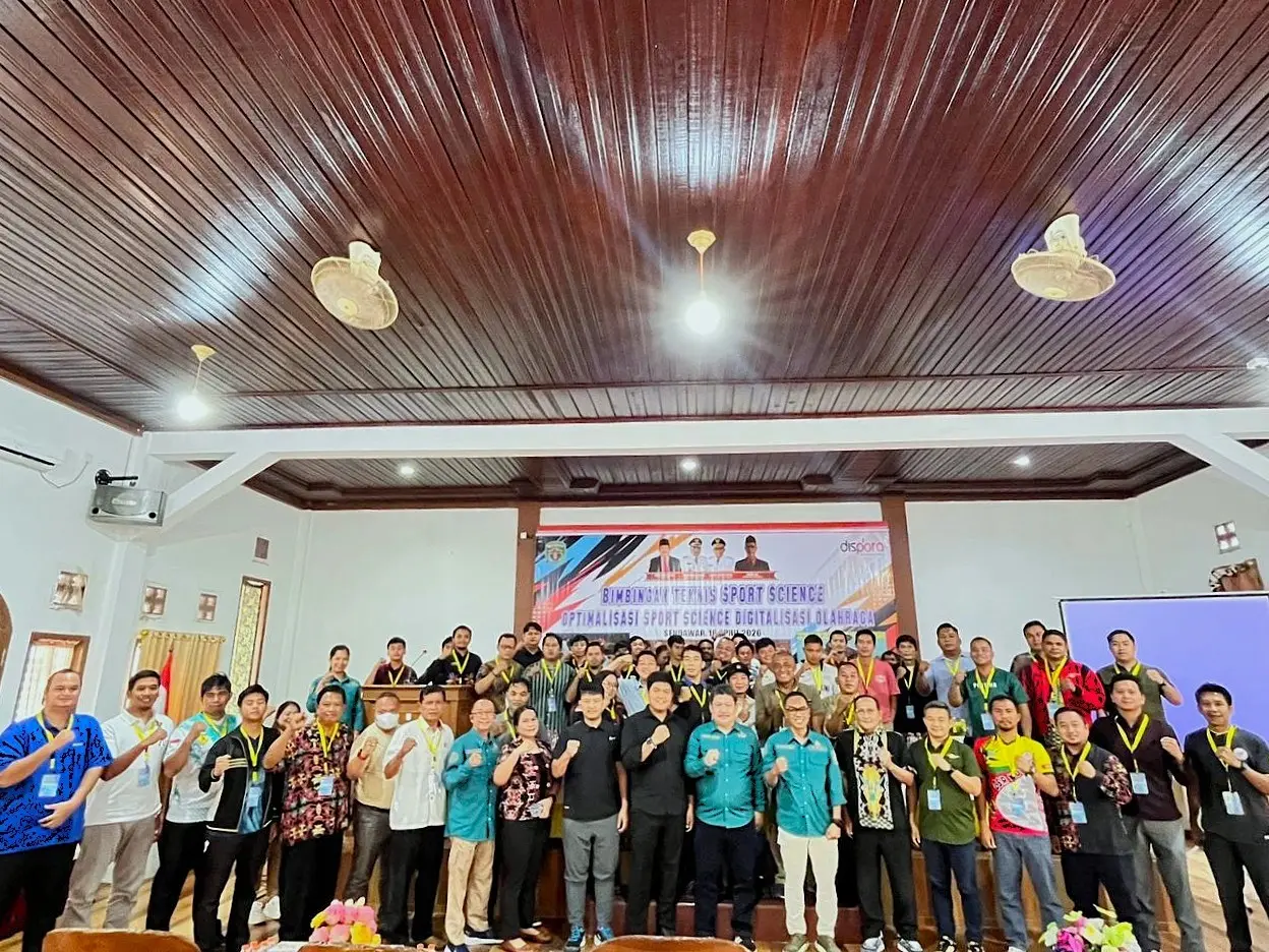 Tingkatkan Kualitas Pelatih Kutai Barat, Dua Dosen UMKT Jadi Narasumber Bimtek Sport Science