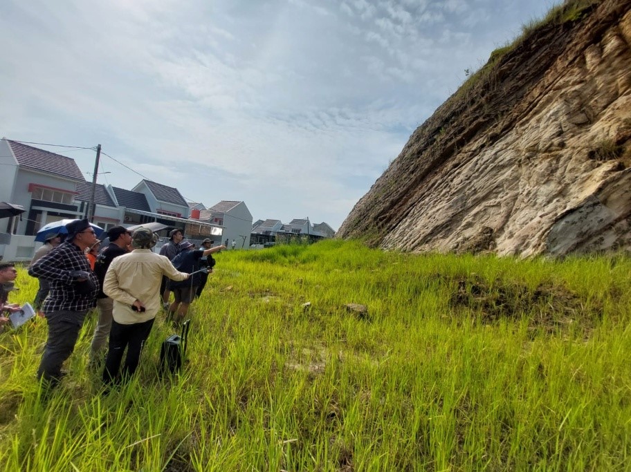 Geosains Delta Andalan Berkeloraborasi dengan Teknik Geologi UMKT, Menelusur Jejak Kekayaan Kaltim pada Delta Mahakam Purba
