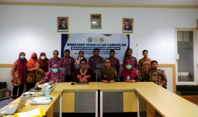 Workshop Update Kurikulum Tahun 2023 Program Studi Diploma III Keperawatan FIK UMKT