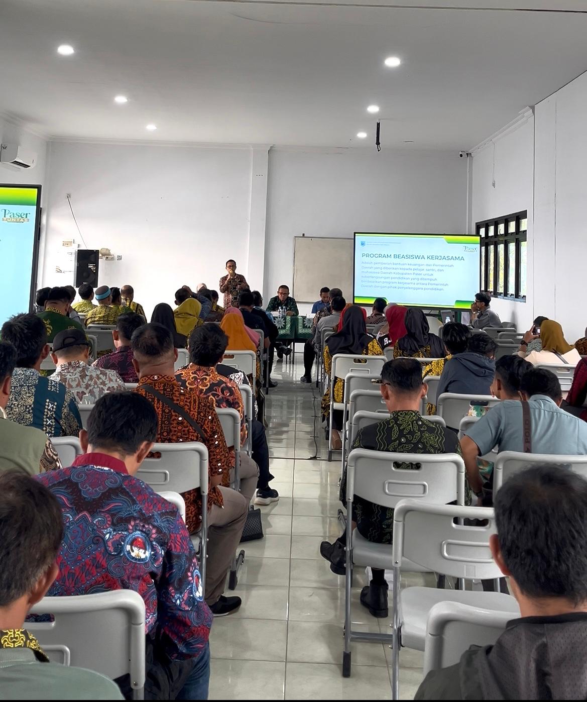 Wujudkan Pemerataan Pendidikan, Pemda Paser Dengan UMKT Luncurkan Program Beasiswa Pedesaan “1 Desa 1 Sarjana”