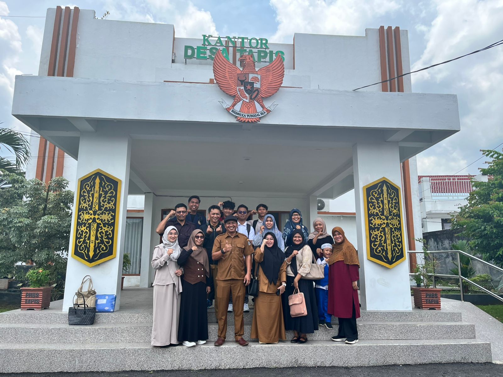 Audiensi dan Penjajakan Peluang Kerja Sama di Bidang Pendidikan, Penelitian, dan Pengabdian kepada Masyarakat Universitas Muhammadiyah Kalimantan Timur dengan Desa Tapis Tanah Grogot