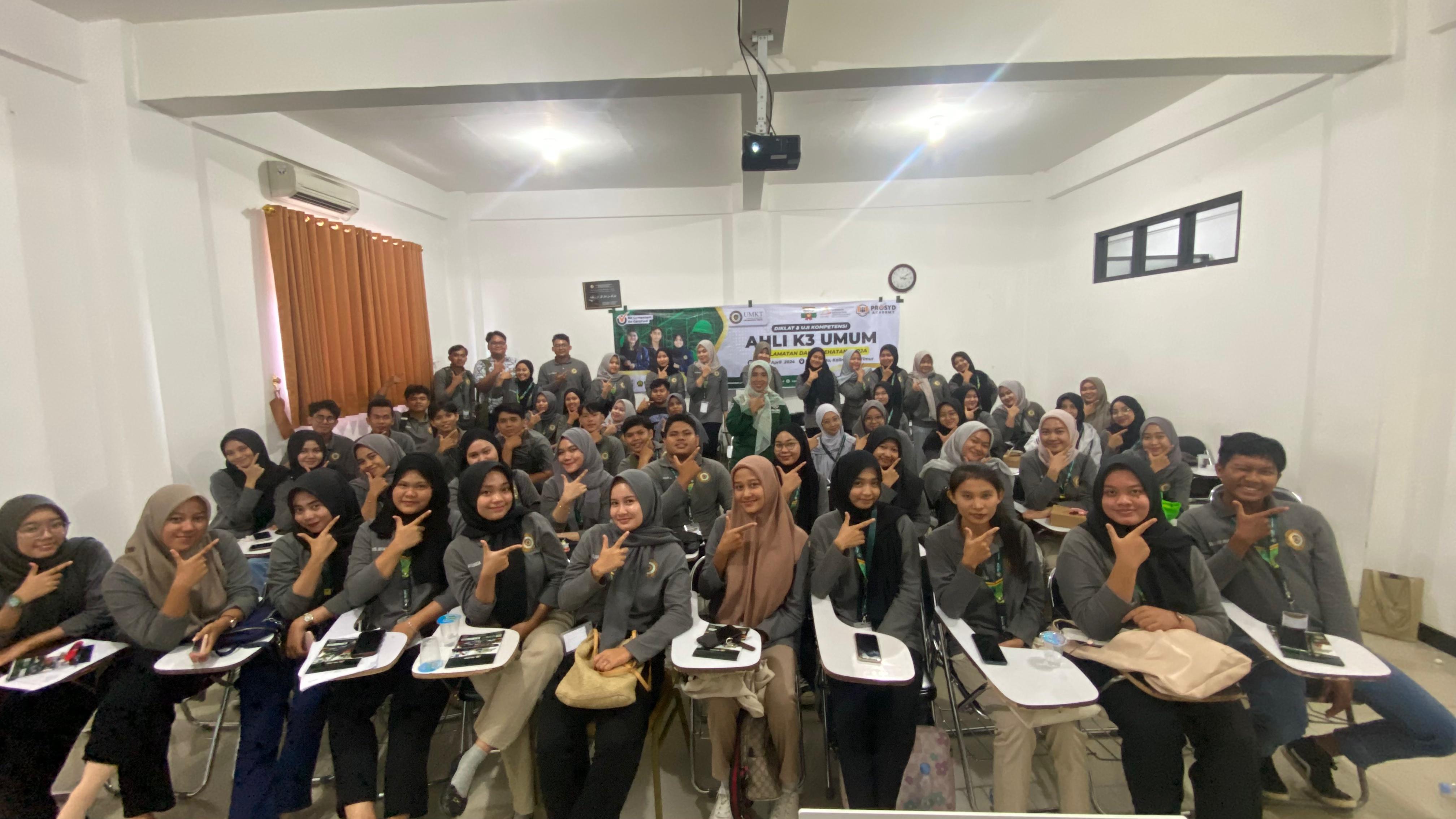 Pelatihan dan Sertifikasi K3 BNSP Mahasiswa Program Studi S1 Kesehatan Masyarakat
