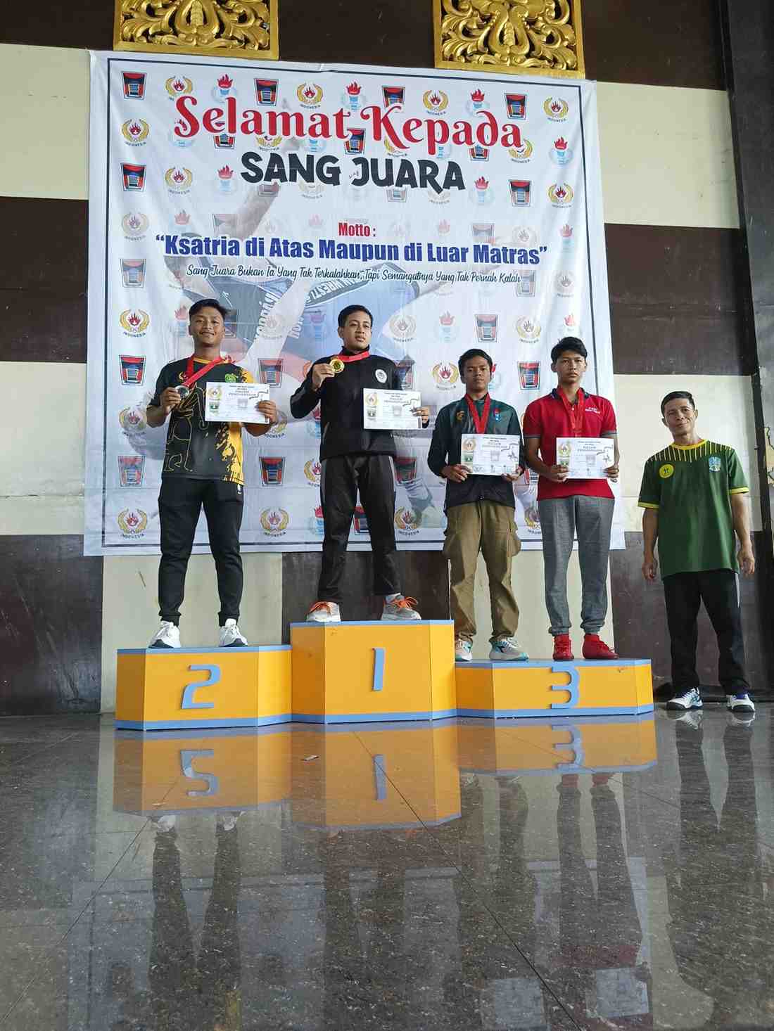 SELAMAT DAN SUKSES KEPADA MUHAMMAD ZAKARIA PRATAMA ATAS RAIHAN MEDALI PERAK DI KEJUARAAN NASIONAL (KEJURNAS) OPEN TOURNAMENT GULAT PIALA WALIKOTA PADANG CUP VI TAHUN 2024