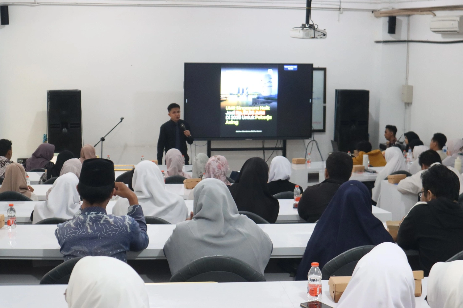 Seminar Nasional Pendidikan 2026 UMKT Dorong Guru Menjadi Pendidik Inspiratif dan Adaptif