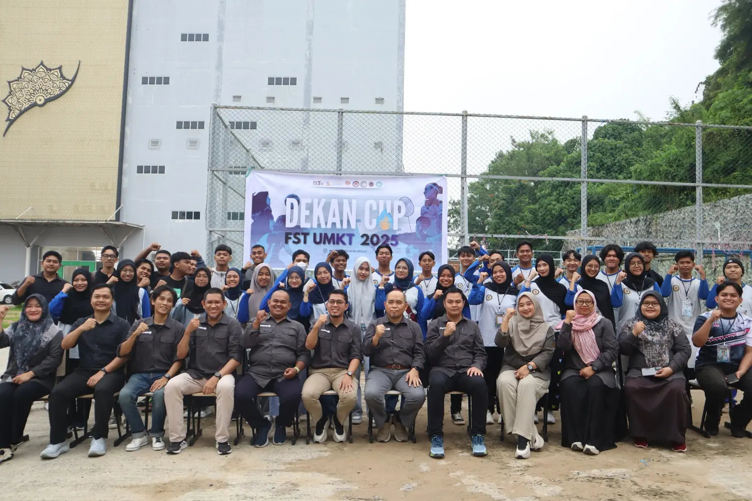 Dekan Cup Eratkan Solidaritas Mahasiswa Teknik UMKT melalui Kompetisi Olahraga Antar Prodi