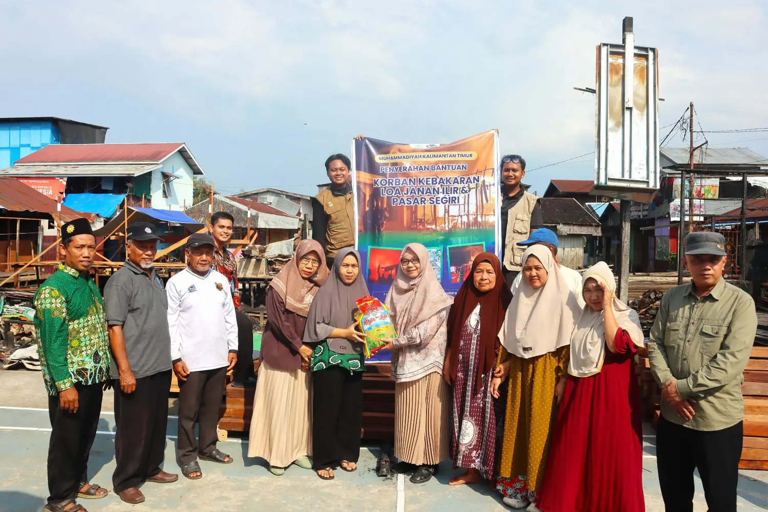 Muhammadiyah Kaltim Salurkan Bantuan untuk Korban Kebakaran di Loa Janan Ilir
