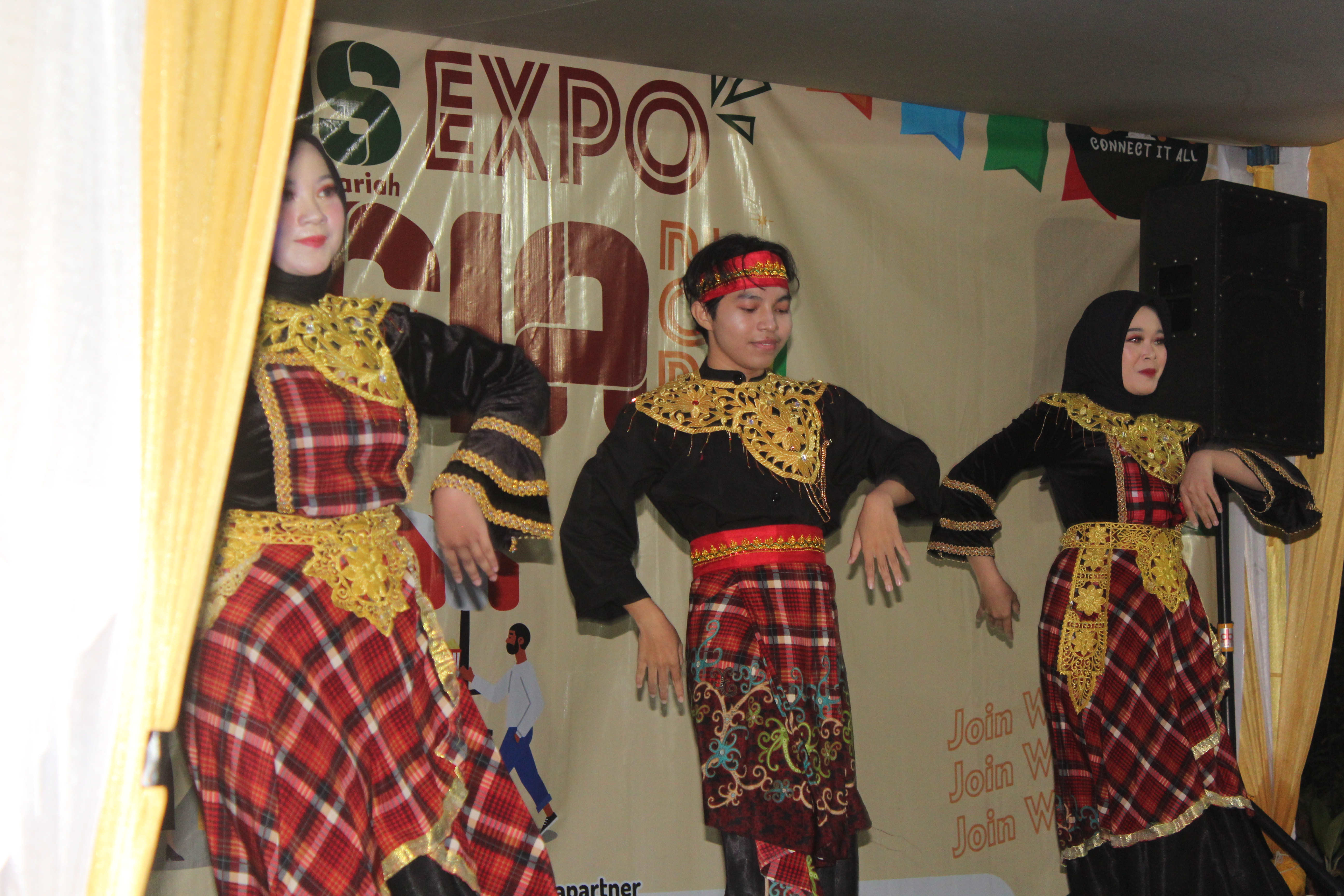 KELOMPOK STUDI PASAR MODAL SYARIAH UMKT, selenggarakan KSPMS FEST 2023, Connect It All (CIA Expo 2023) Banyak Cuan Bertebaran