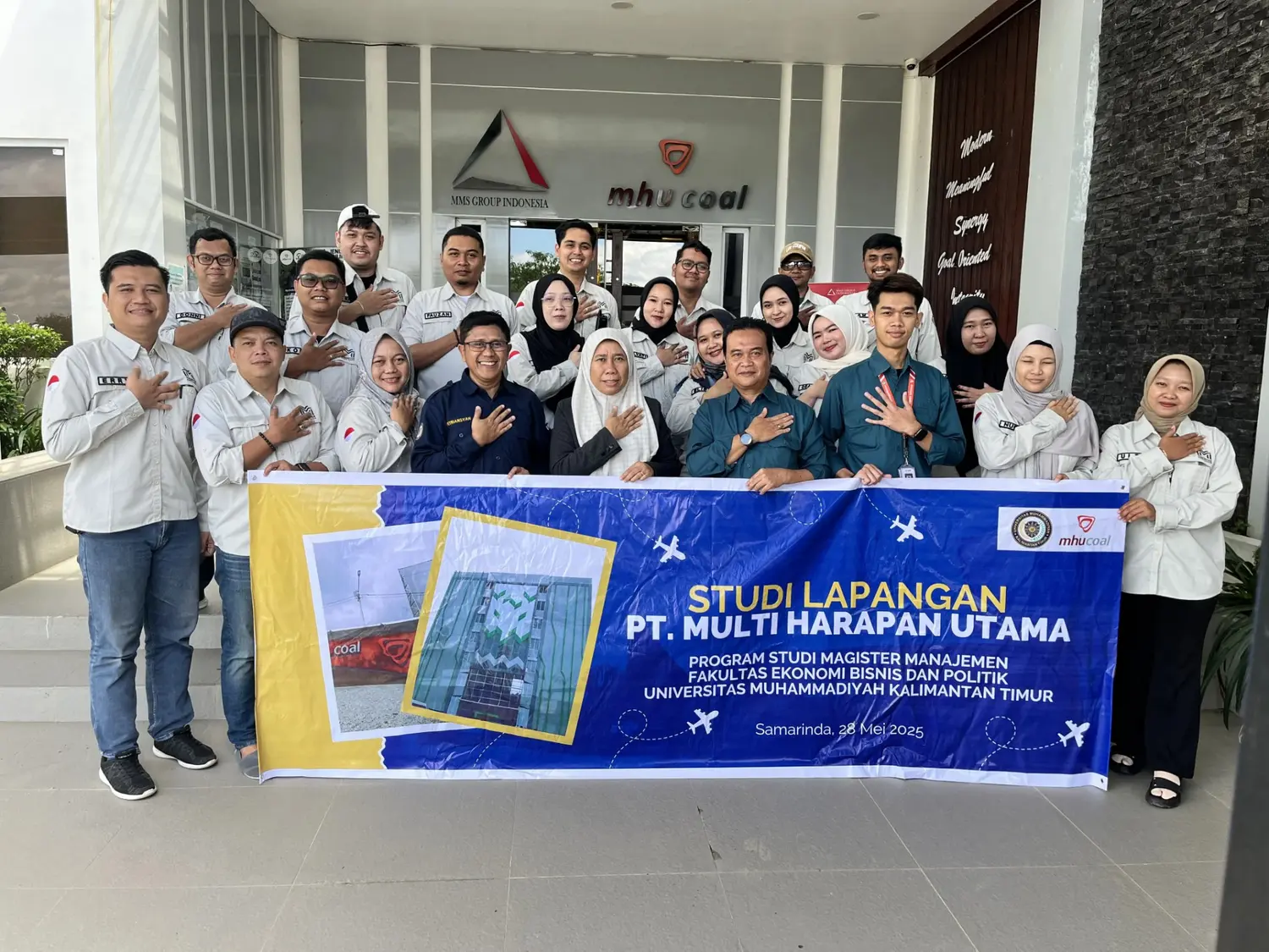 Mahasiswa Magister Manajemen UMKT Telusuri Strategi Pengembangan dan Pemberdayaan Masyarakat di PT Multi Harapan Utama dan Pabrik Beras Cap Tugu di Desa Loh Sumber
