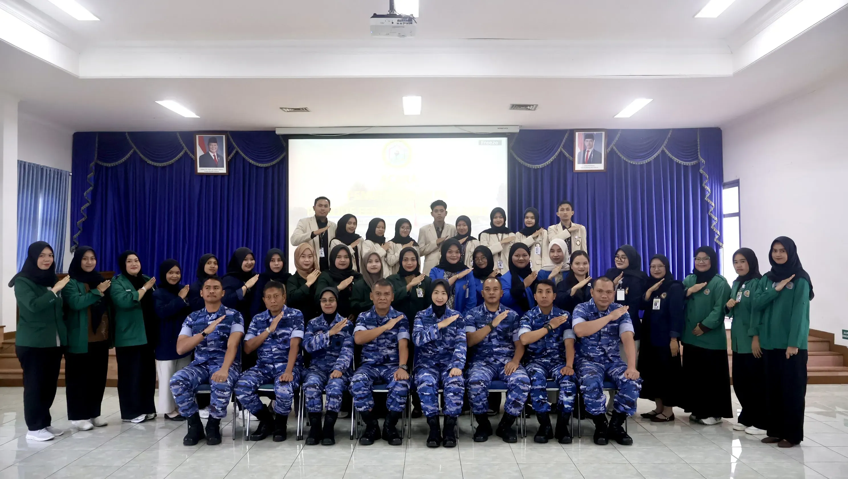 Penutupan PKPA di LAFI AU: Peningkatan Kompetensi Mahasiswa Profesi Apoteker