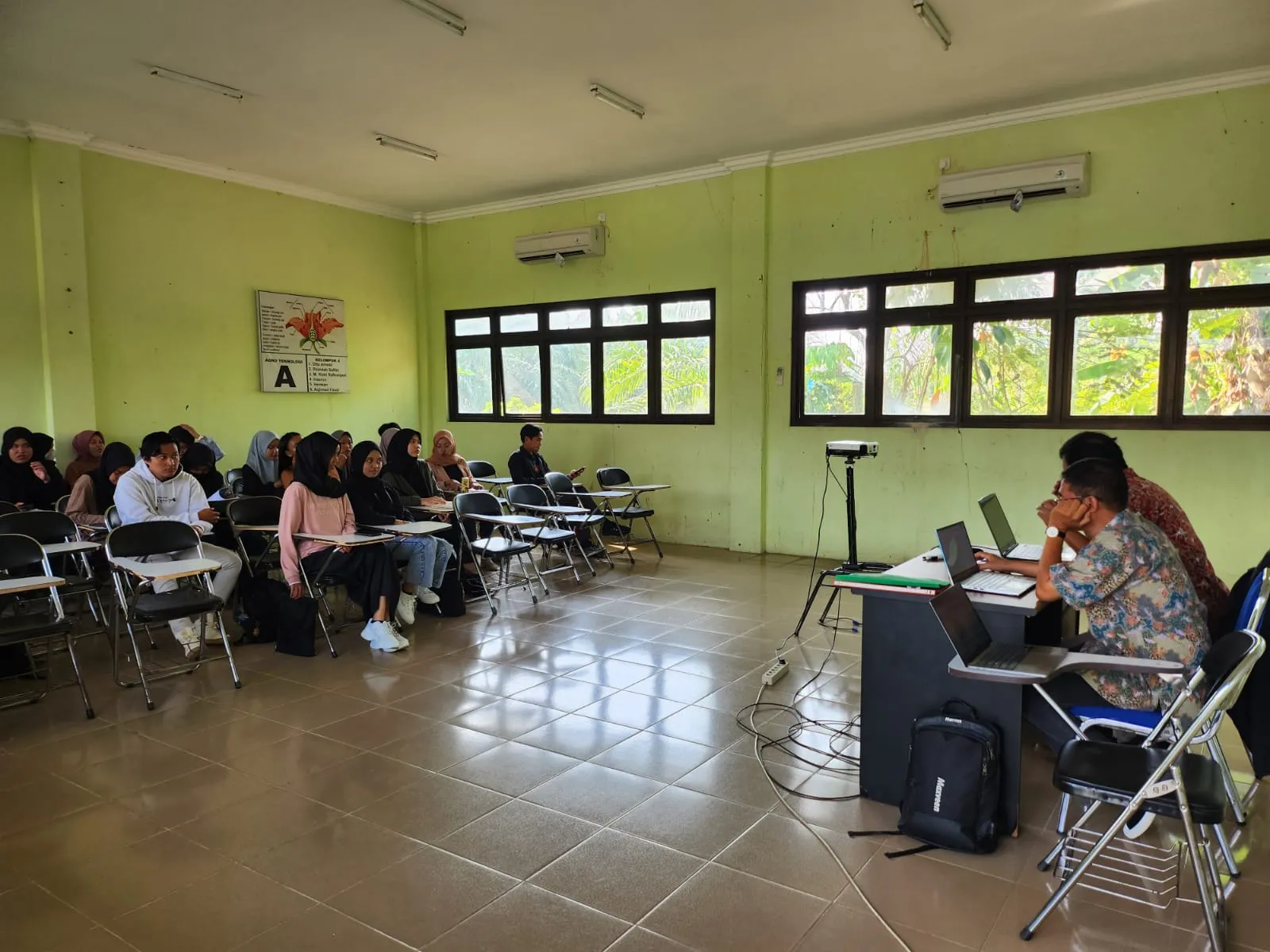 Ngopi Pintar Melatih Kemampuan Menulis Karya Ilmiah Mahasiswa FPBD Fakultas pertanian dan bisnis digital