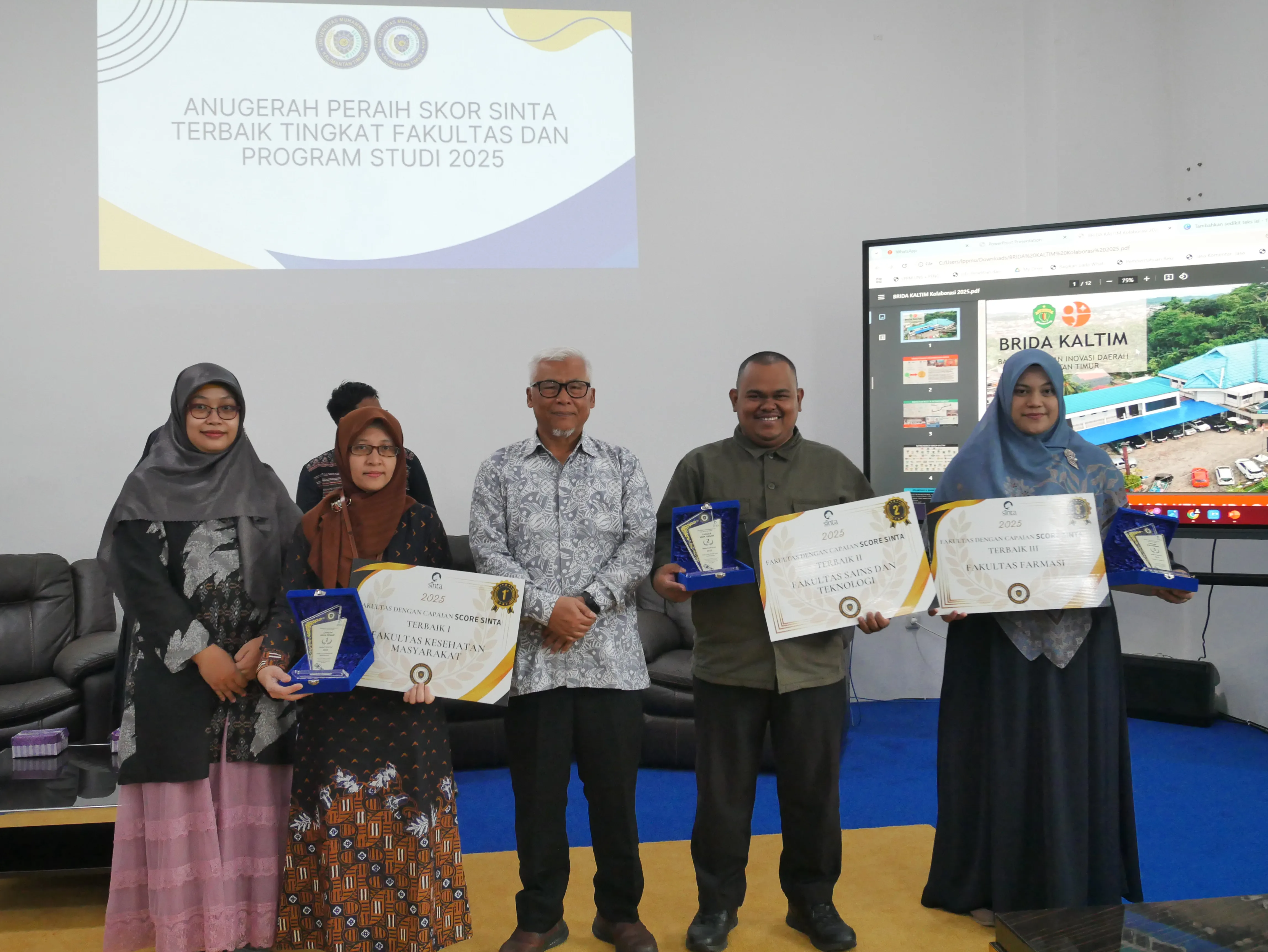 Lembaga Penelitian dan Pengabdian kepada Masyarakat UMKT Berikan Apresiasi Capaian SINTA Unit Kerja UMKT dengan Peraihan Score Tertinggi Tahun 2025