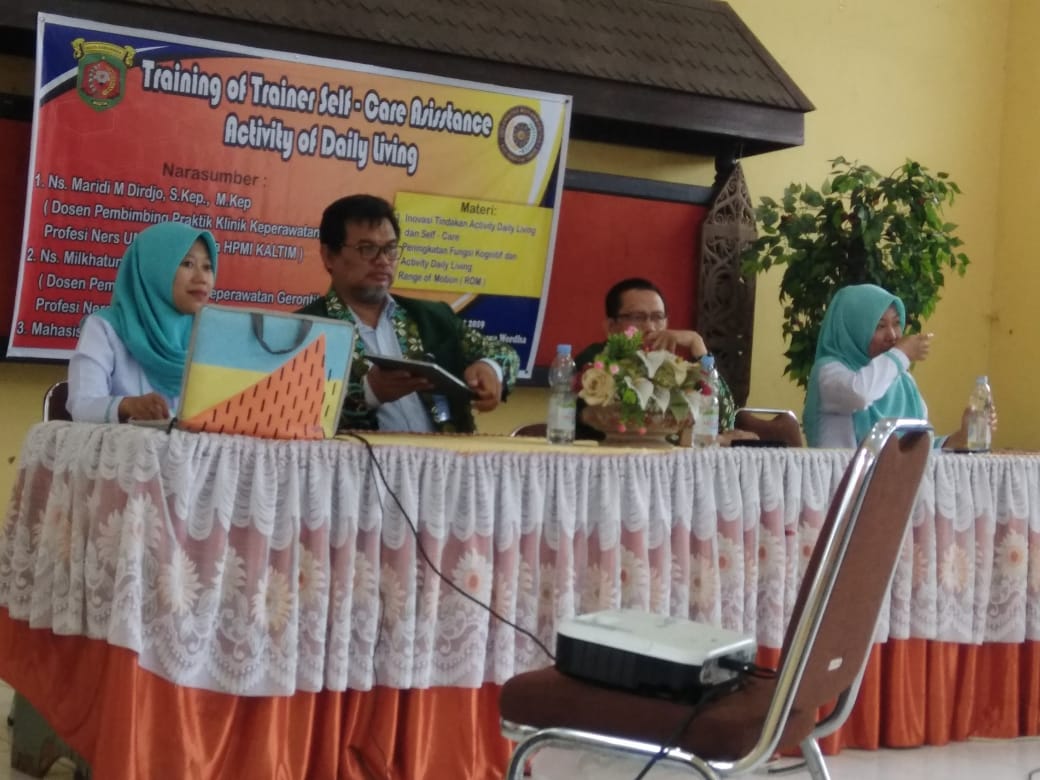 Pelatihan Training Of Trainer ( TOT) Self- Care Asistance Activity Of Daily Living Di PSTW Nirwana Puri Samarinda
