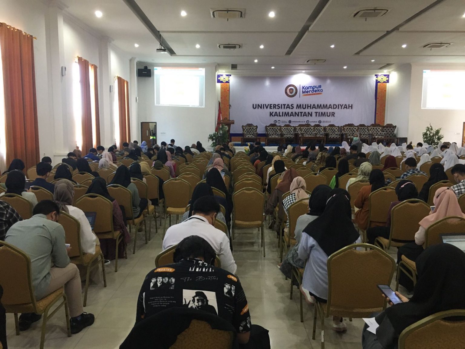 SUASANA PELAKSANAAN UAS SECARA DARING SETELAH MASA PANDEMI PRODI S1 KEPERAWATAN