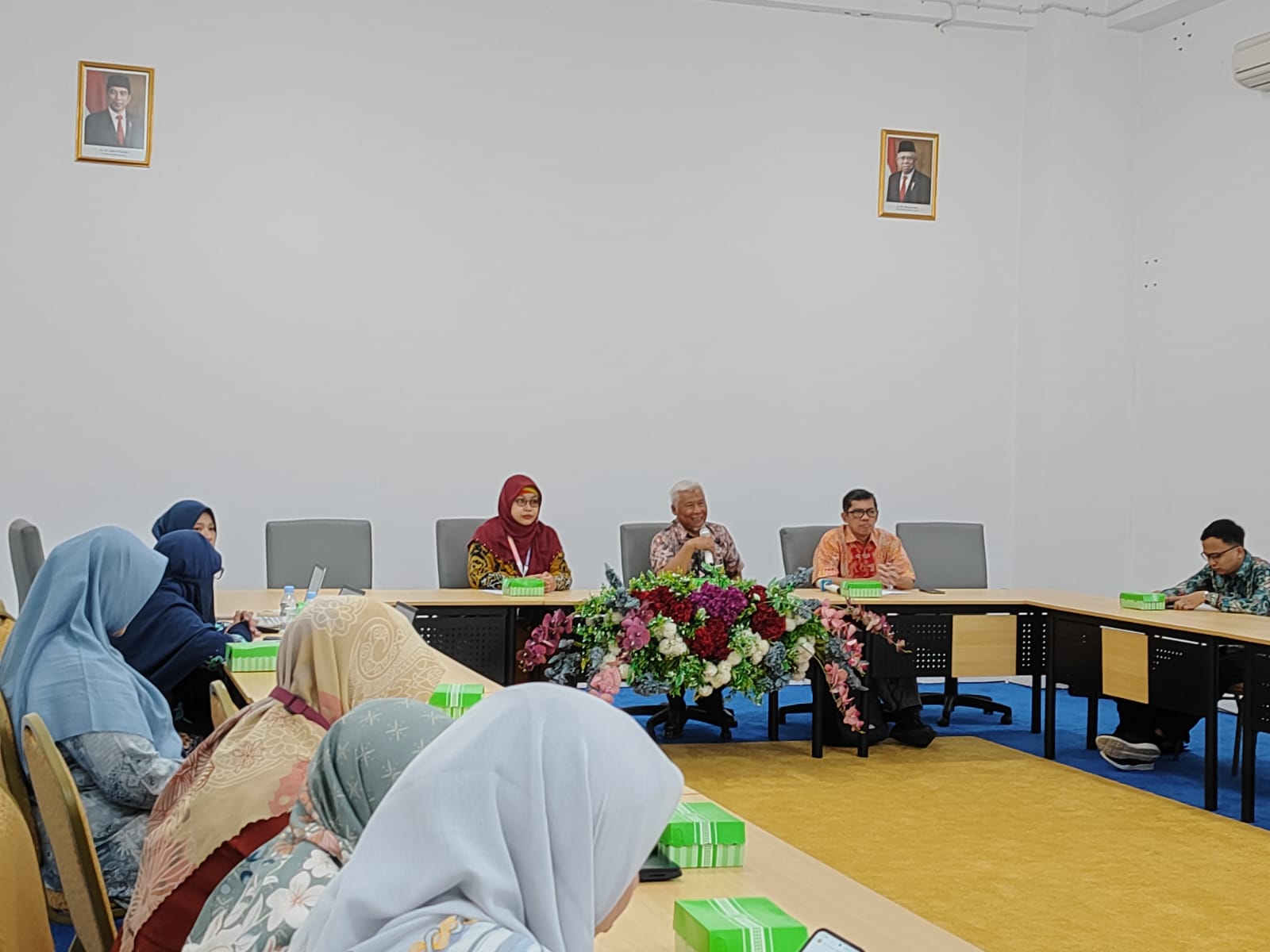 4 Dosen Farmasi UMKT Hadiri Sarasehan Penerima Hibah DRTPM bersama Rektor