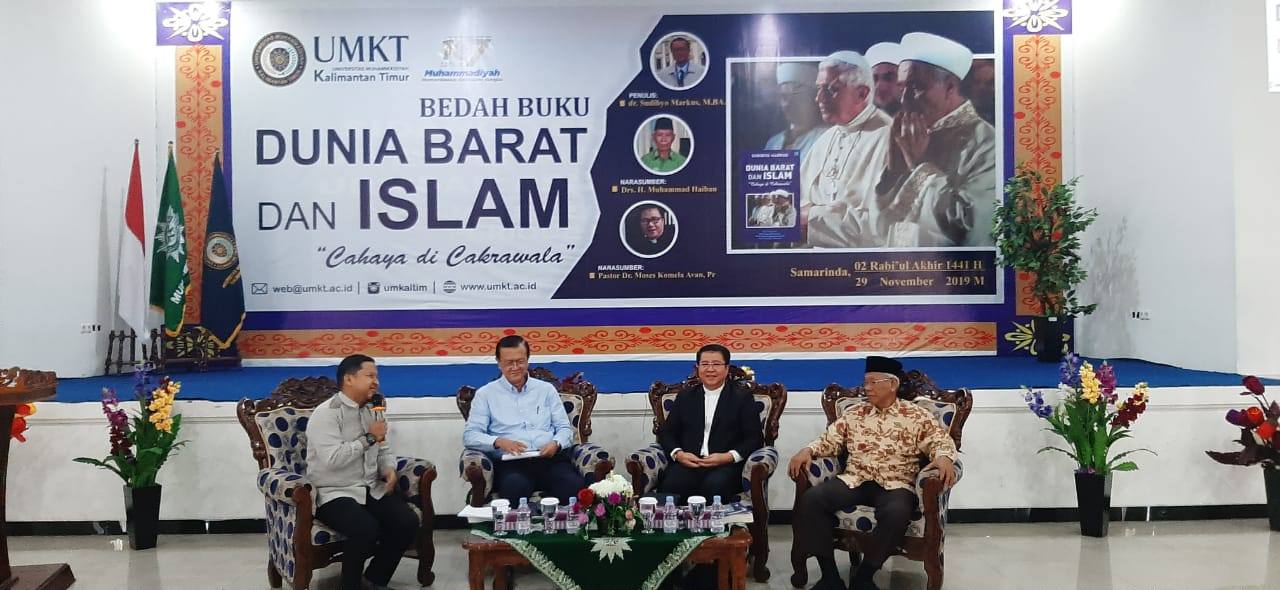Menyambut Milad Muhammadiyah, UMKT Gelar Bedah Buku “Dunia Barat dan Islam”