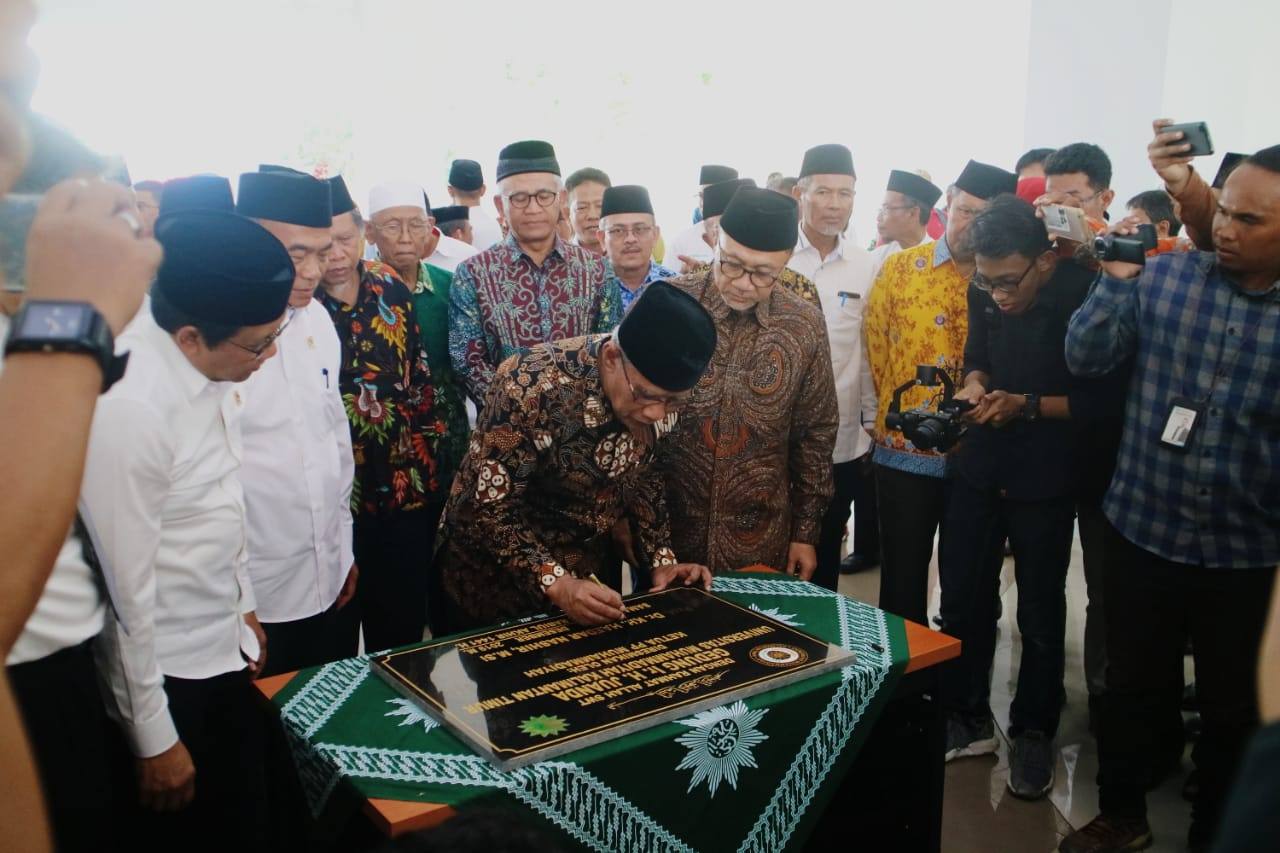 Ketua Umum PP Muhammadiyah, Prof. K.H Haedar Nashir Resmikan Gedung Baru Ir. H. Juanda UMKT