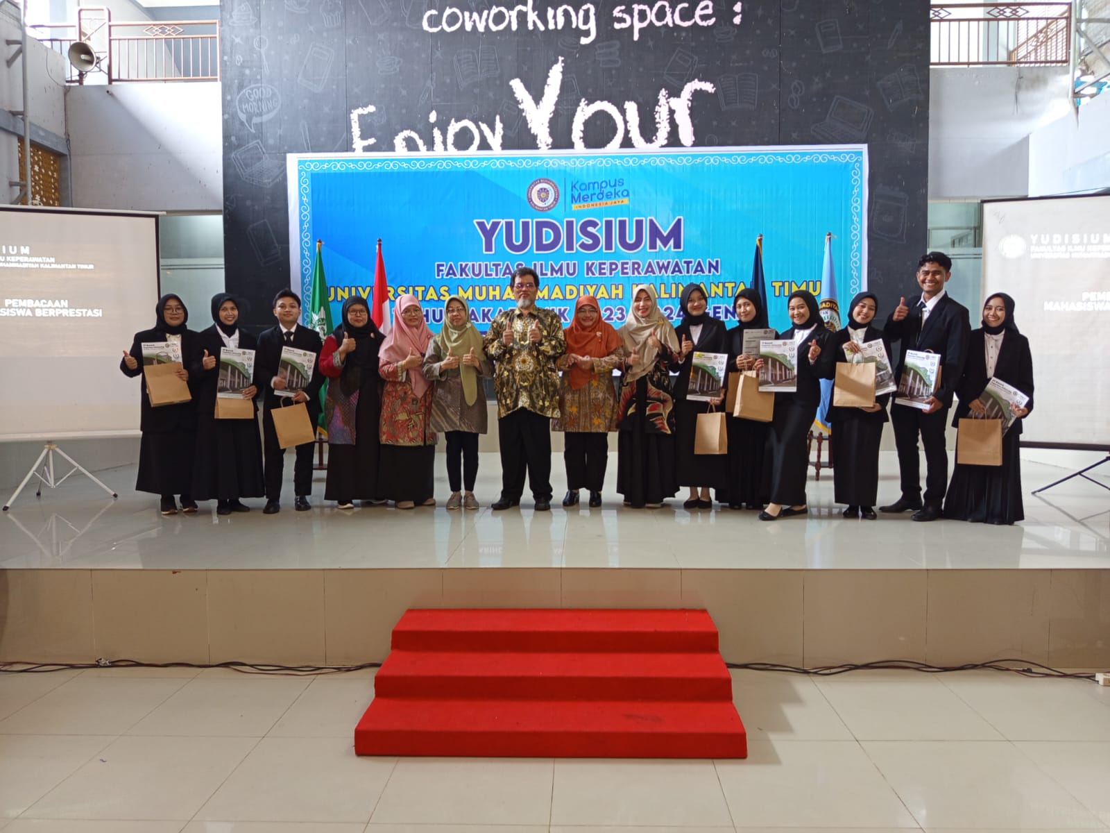 YUDISIUM FAKULTAS ILMU KEPERAWATAN (FIK) UNIVERSITAS MUHAMMADIYAH KALIMANTAN TIMUR PERIODE SEMESTER GENAP TAHUN 2023/2024 DIGELAR DENGAN KHIDMAT