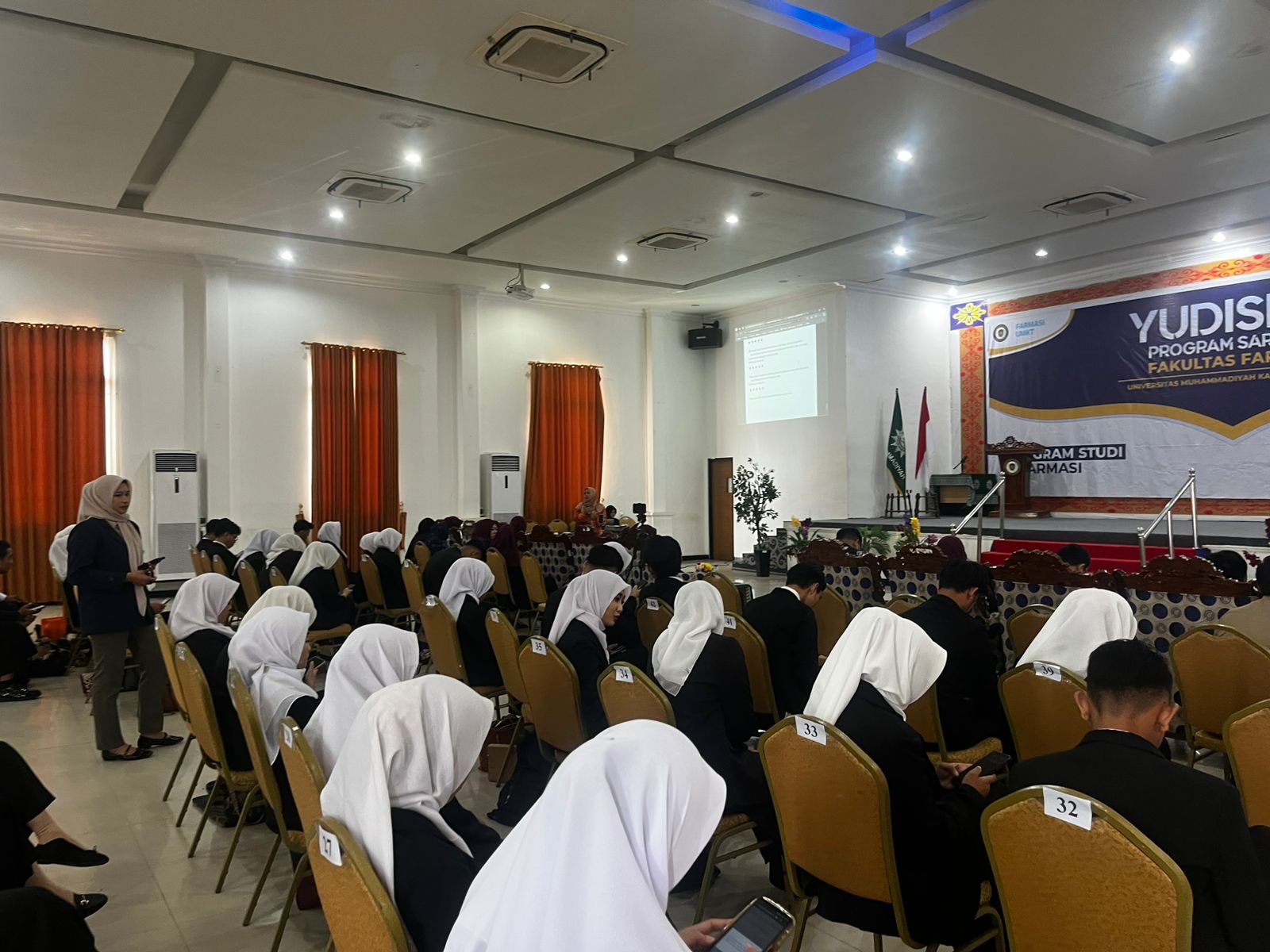 Sosialisasi Survei Alumni Farmasi