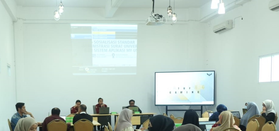 SOSIALISASI STANDAR ADMINISTRASI SURAT UNIVERSITAS DAN SISTEM APLIKASI MY UMKT