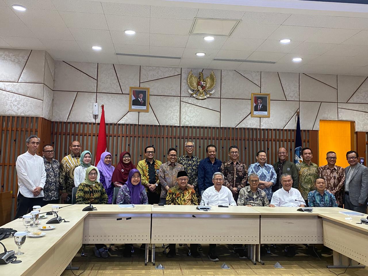 Pengangkatan Dekan FKIP UMKT Sebagai Penasehat Ahli Menteri Dikdasmen RI