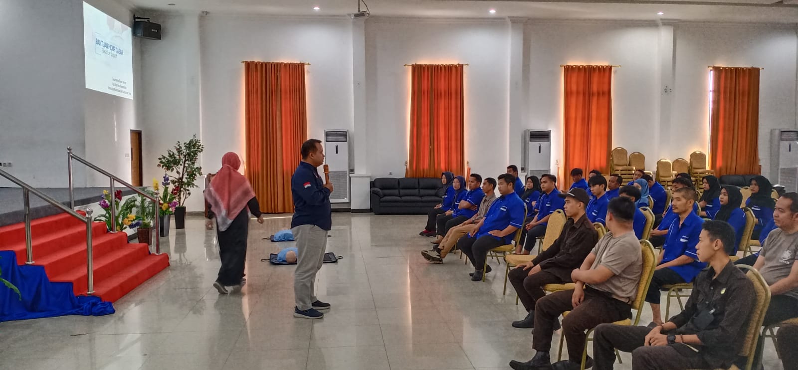 Dosen D3 Kep Lakukan Sosialisasi Bantuan Hidup Dasar (BHD) Untuk Staff Kebersihan dan Staff Keamanan di Lingkungan UMKT