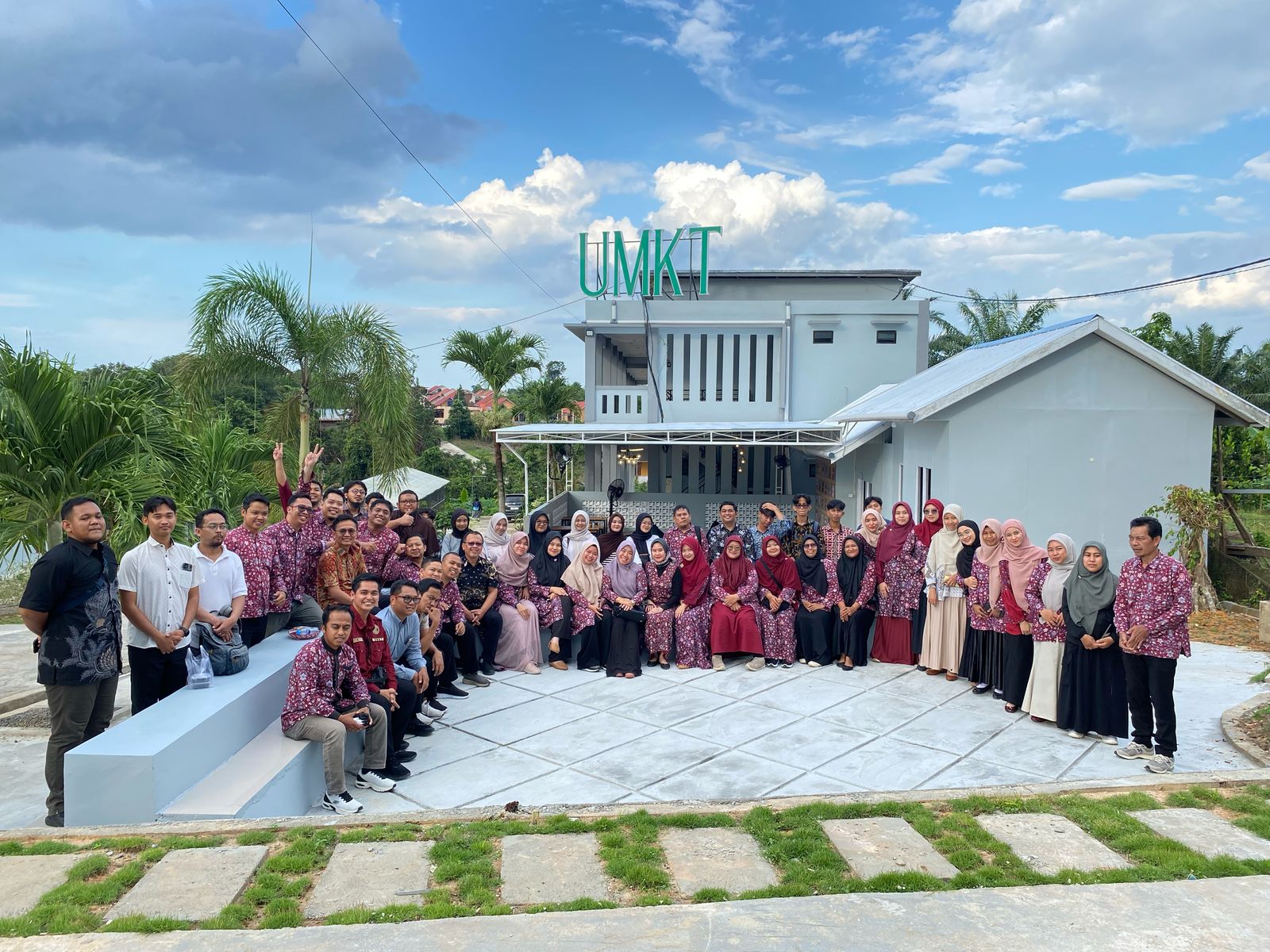 LUAR BIASA! Fakultas Pertanian dan Bisnis Digital UMKT Kampus Paser Raih Penghargaan Bergengsi Berkat Inovasi dan Kontribusi Nyata di Pedesaan