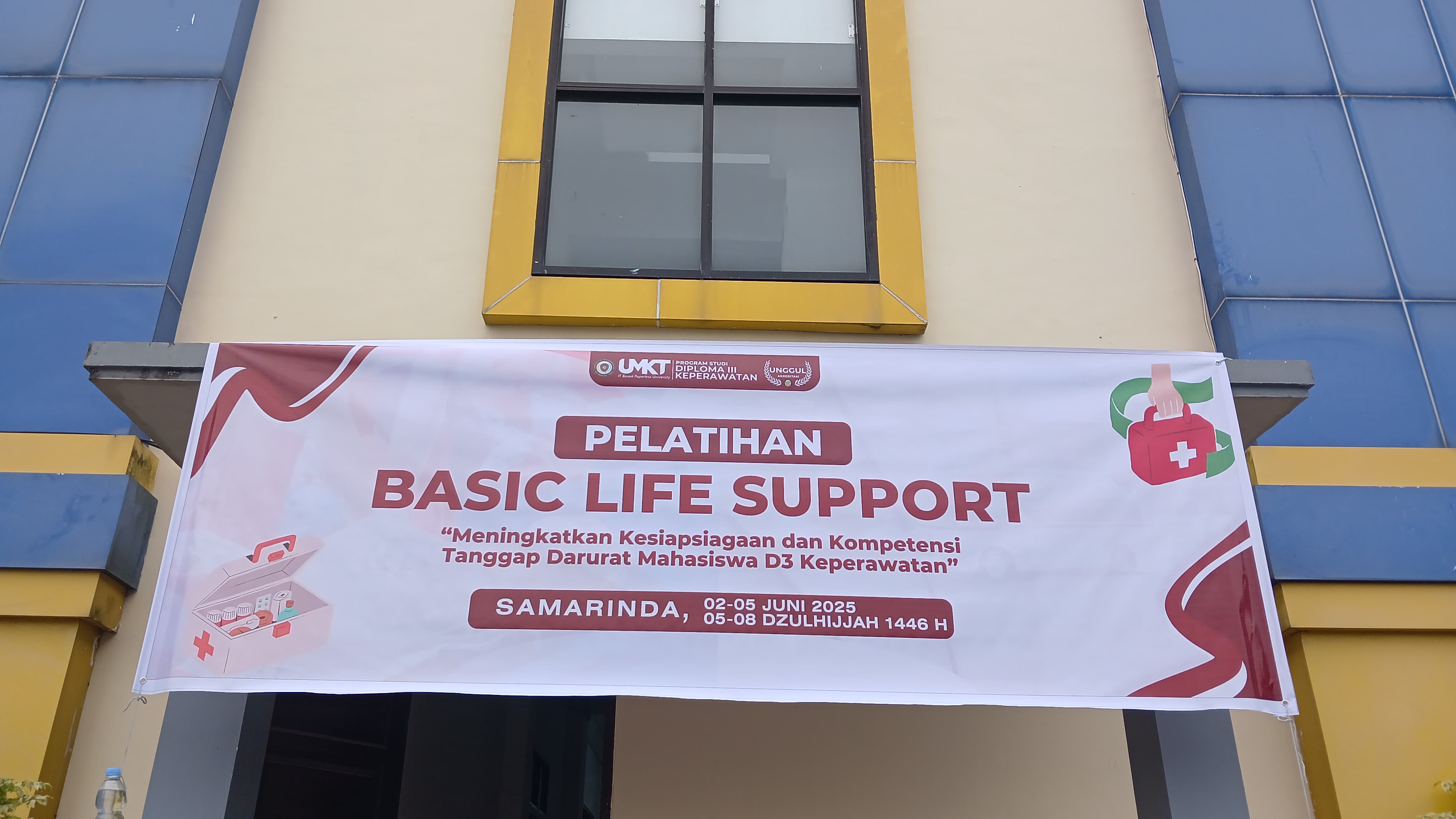 Pelatihan Basic Life Support untuk Mahasiswa Tingkat I D3 Keperawatan FIK UMKT