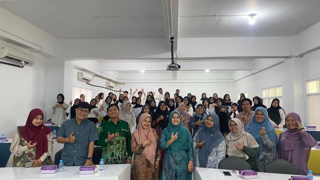 Penyambutan Mahasiswa Baru Program Studi Pendidikan Profesi Apoteker UMKT Tahun Akademik 2025/2026