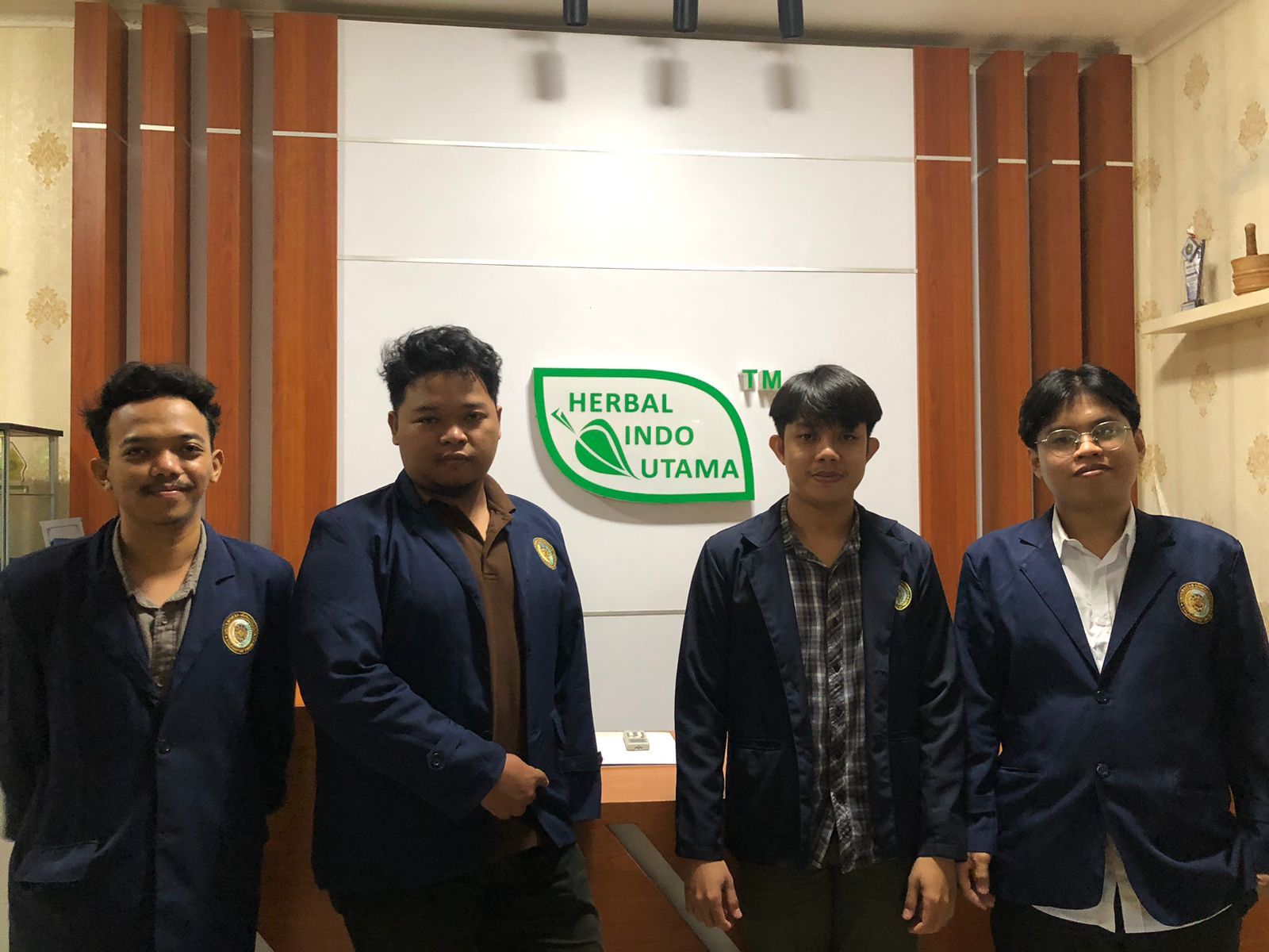 Dari Alam untuk Kesehatan: Mahasiswa PSPPA UMKT Belajar Langsung di CV. Herbal Indo Utama Magelang