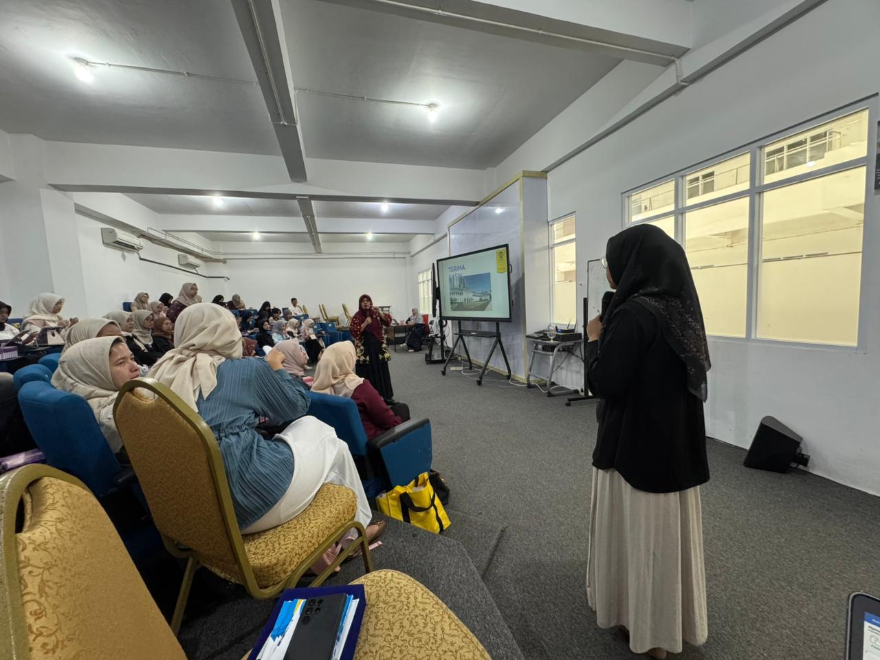 Sosialisasi Penelitian dan PkM kepada Dosen, Tendik dan Mahasiswa FK UMKT