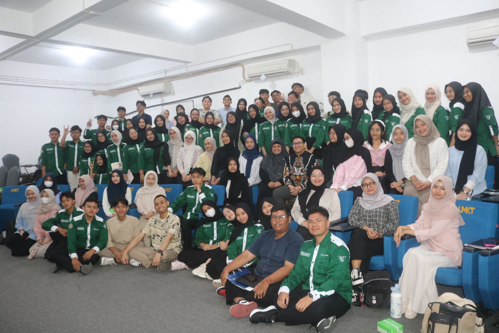 Penguatan Keterampilan Komunikasi, FK UMKT Gelar Seminar Public Speaking bagi Mahasiswa