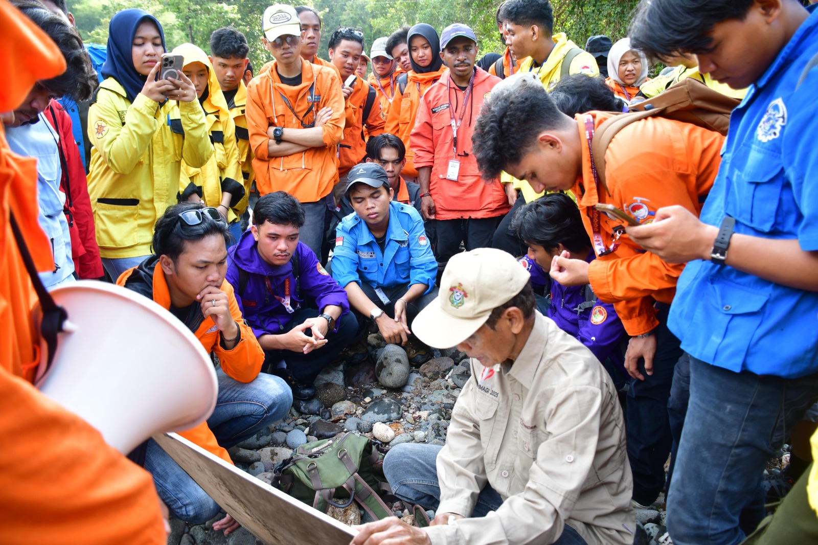 Eksplorasi Geologi Sulawesi Selatan, Mahasiswa Geologi UMKT Ikuti Field Trip ke Maros dan Bantimala