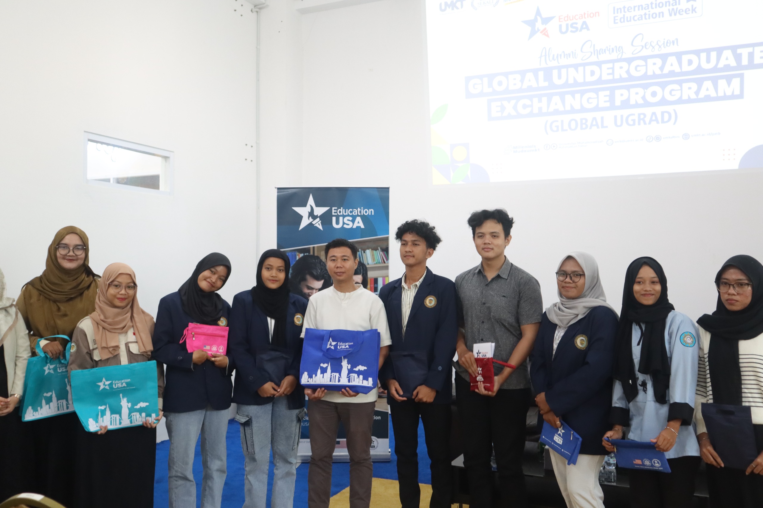 UMKT Bersama EducationUSA Gelar Alumni Sharing Session: Global Undergraduate Exchange Program