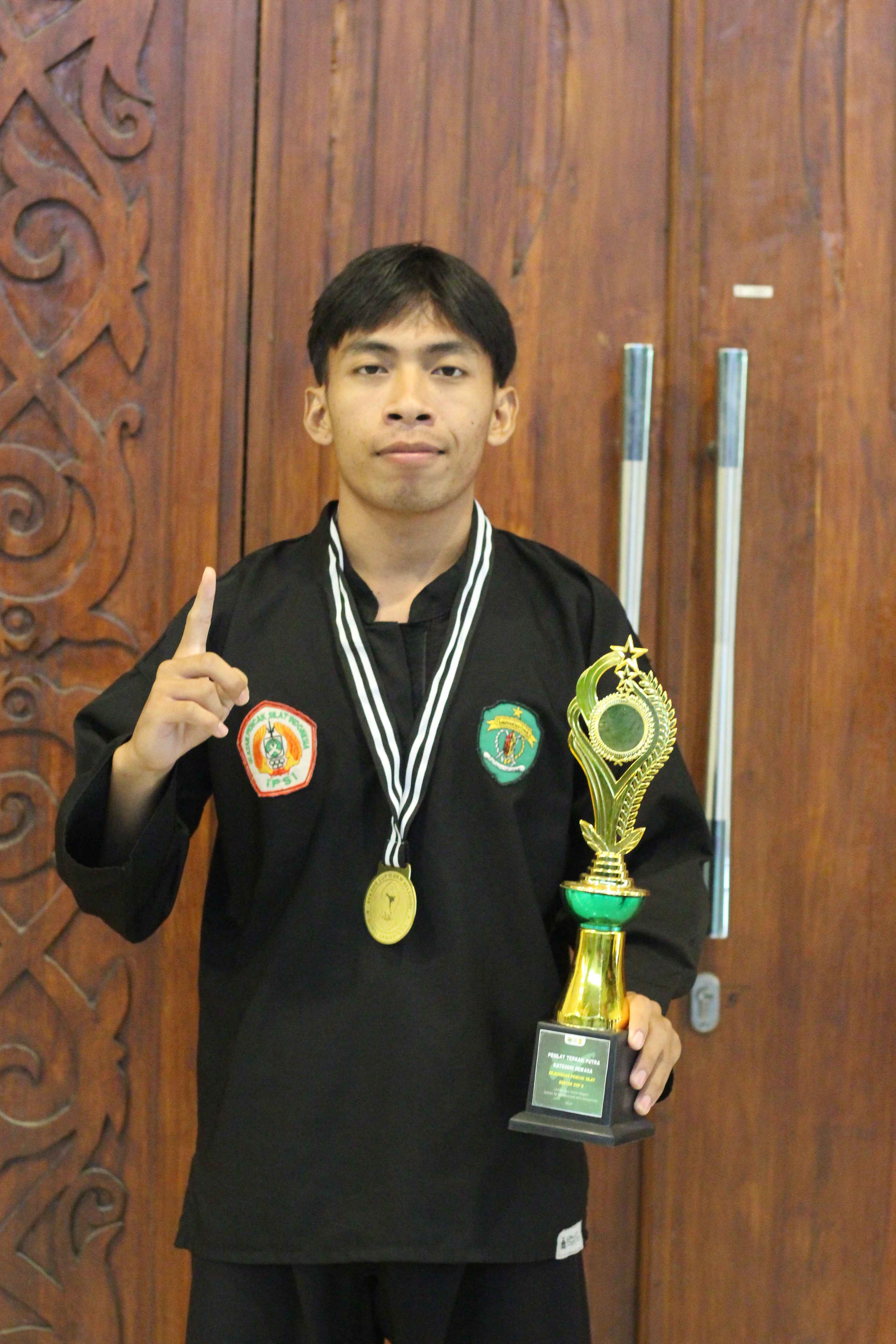 SELAMAT DAN SUKSES KEPADA SYAHRIL SABIRIN ATAS RAIHAN MEDALI EMAS DI REKTOR CUP II UINSI 2024 SAMARINDA