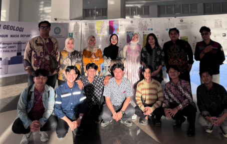 Inovasi Pemetaan Geologi: Pameran Poster Ilmiah di UMKT Memukau Audiens