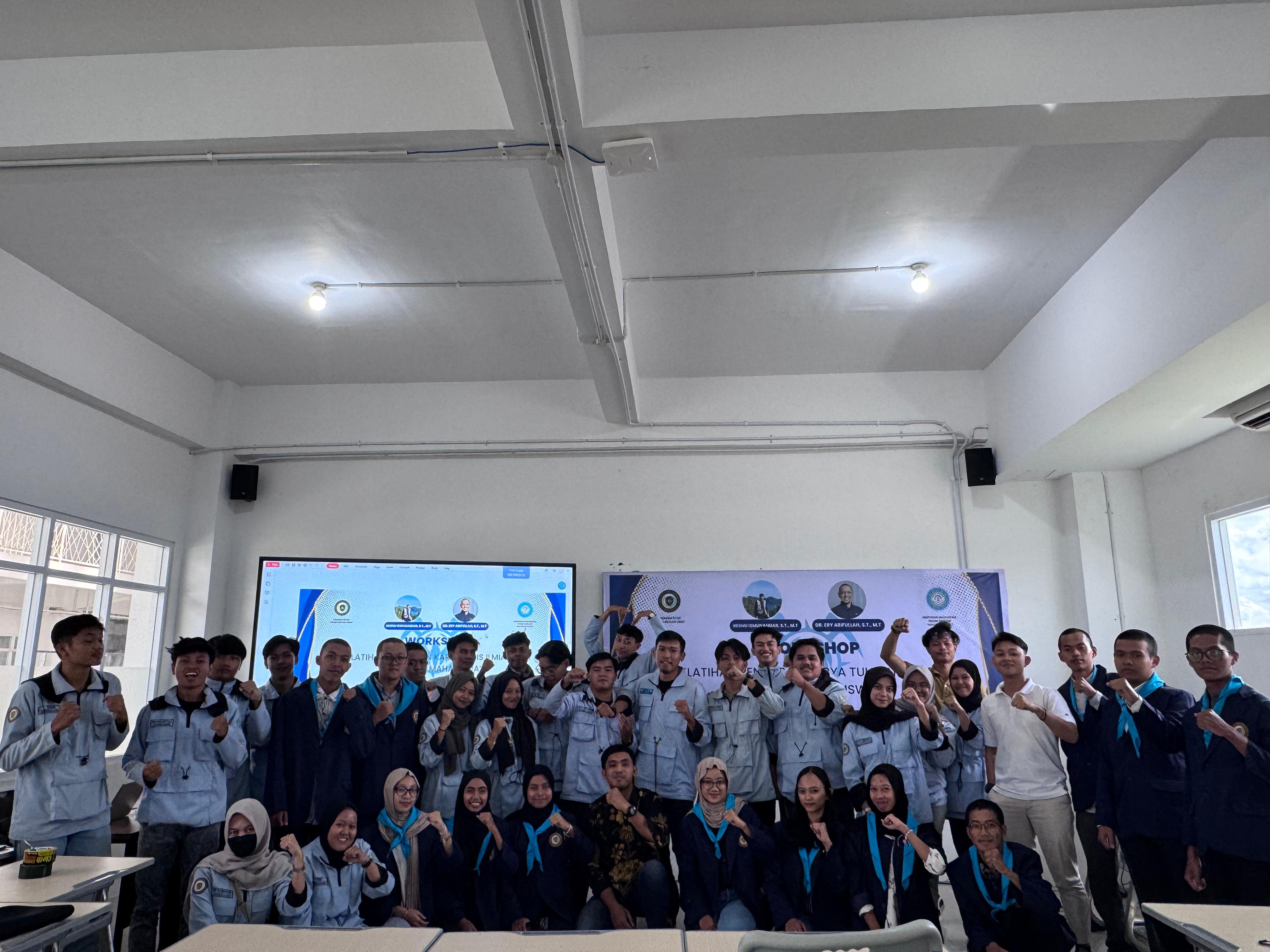 MAHASISWA TEKNIK GEOLOGI UMKT DAPATKAN INSPIRASI BARU DALAM PELATIHAN PENULISAN KARYA ILMIAH