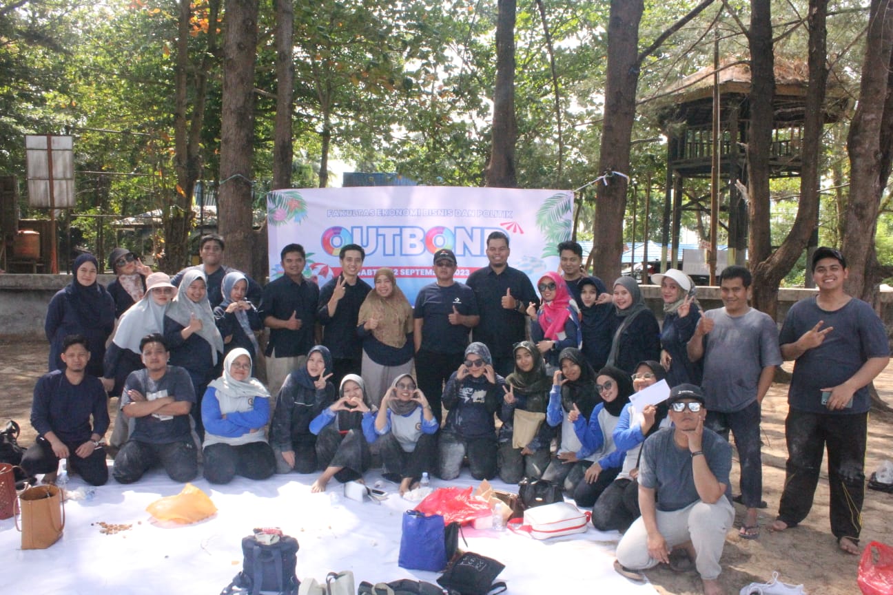 Outbond Fakultas Ekonomi Bisnis dan Politik UMKT menjadi agenda penutup 1 pekan kegiatan FEBP UMKT