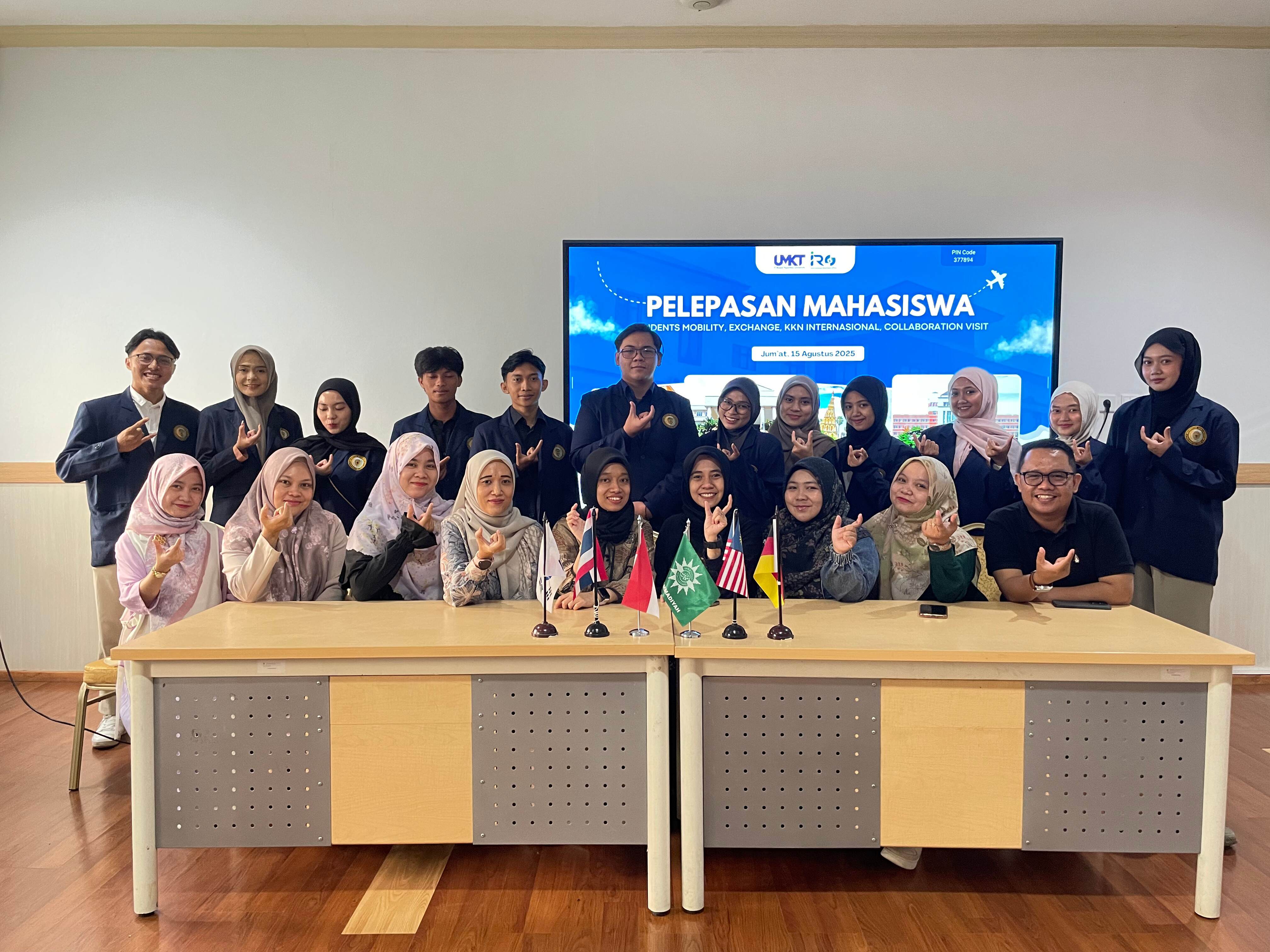 UMKT Lepas Mahasiswa untuk Program Internasional ke Thailand, Malaysia, Korea Selatan, dan Jerman