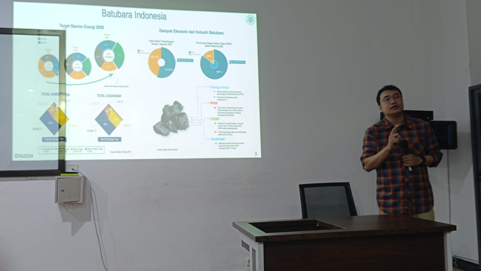 Peran Minerba di Era Transisi: UMKT dan UGM Gelar Sharing Session
