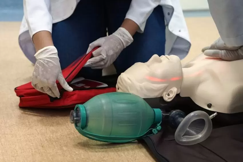 Kegiatan Pelatihan Basic Life Support D3 Keperawatan Universitas Muhammadiyah Kalimantan Timur