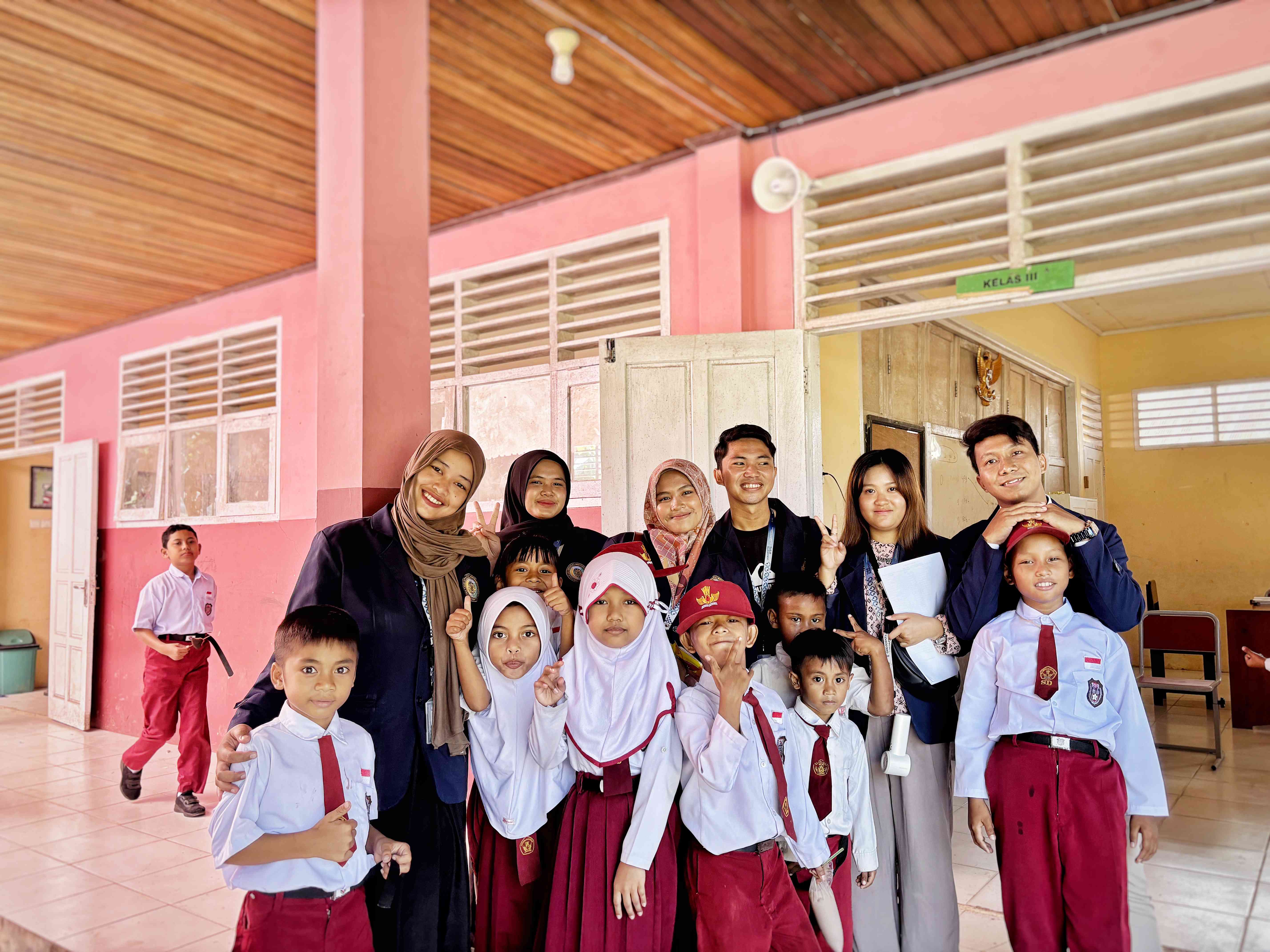 Sosialisasi PHBS: KKN-PMM UMKT Tanamkan Gaya Hidup Sehat pada Siswa SDN 001 Teluk Sulaiman