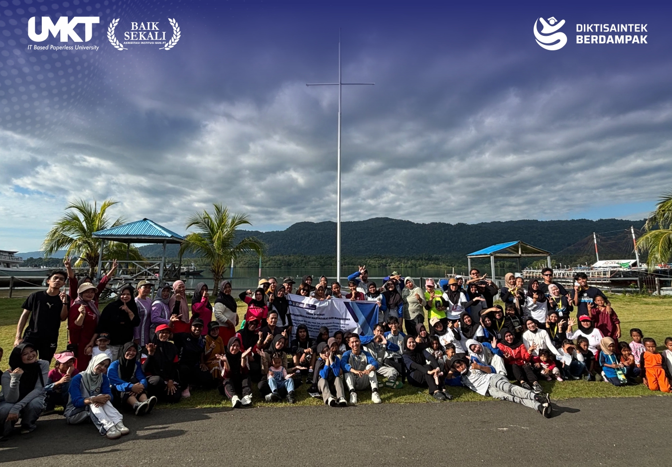 Senam Bersama Masyarakat dan Koordinasi dengan POS TNI-AL: KKN-PMM UMKT Bangun Sinergi di Teluk Sulaiman