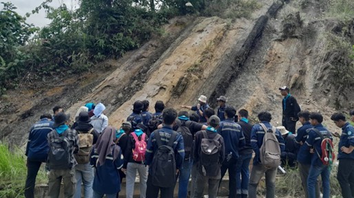 Kuliah Umum dan Observasi Lapangan Geologi