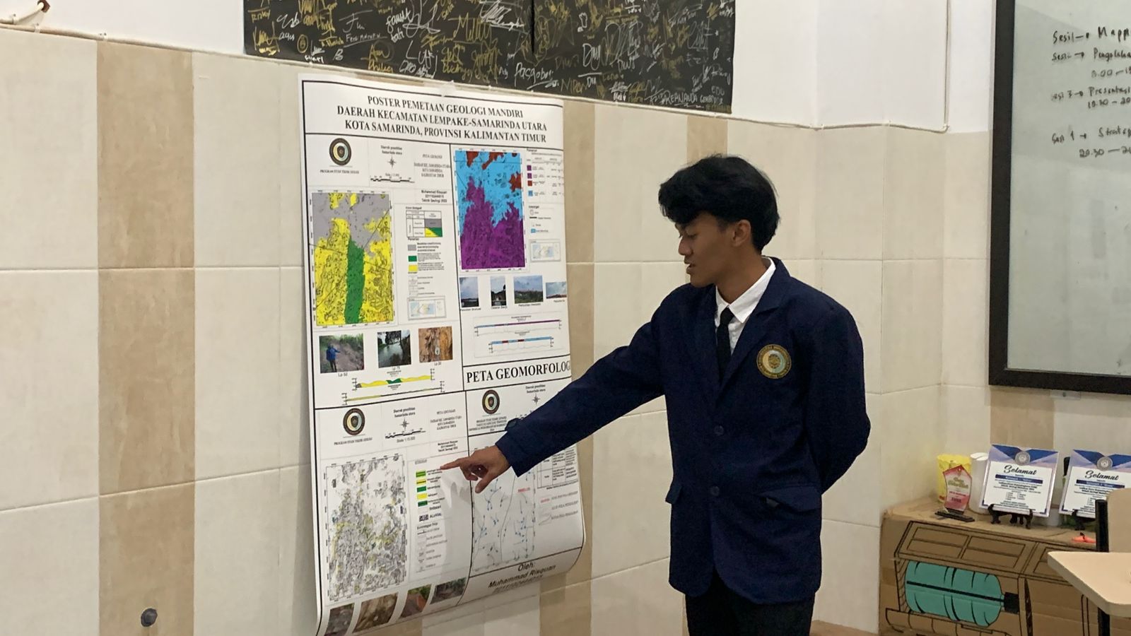 Ujian Presentasi Pemetaan Geologi 2024: Membekali Mahasiswa dengan Kedisiplinan dan Literasi Ilmiah